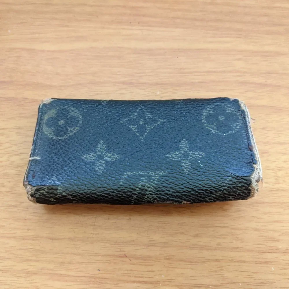 Louis Vuitton Monogram Key Holder/Wallet #908💥PRICE DROP💥